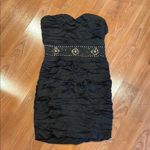 Nikibiki Black Strapless Bodycon Dress - Picture 1 of 5